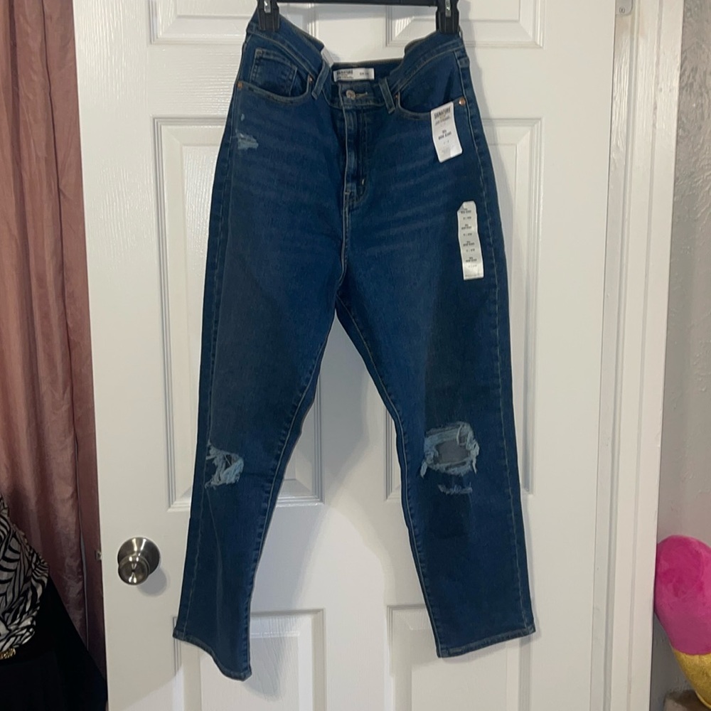90s Mom jeans, Levi signature